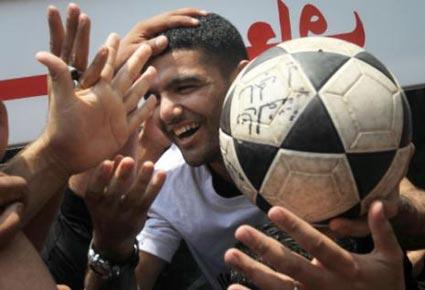 الهلال السعودي يدعو اللاعب الفلسطيني السرسك لاداء فريضة الحج